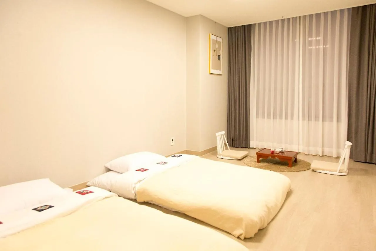 Celebstay Songdo Halla Western Park Yeonsu 3*,