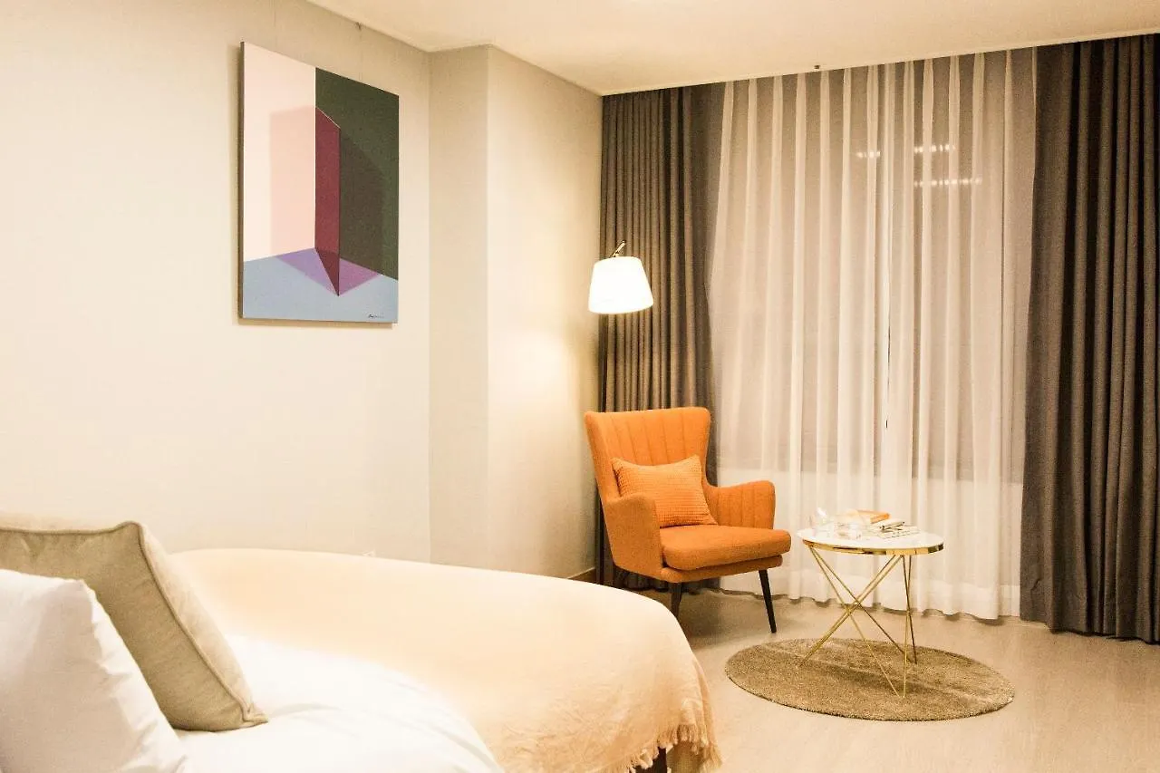 Celebstay Songdo Halla Western Park Yeonsu Aparthotel