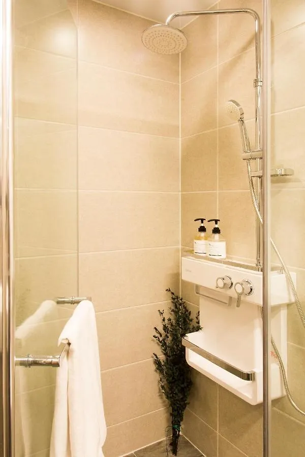 Celebstay Songdo Halla Western Park Yeonsu 아파트호텔